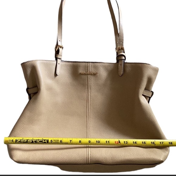like new Michael Kors large Lenox tote bag in tan cream color “Bisque” - Picture 16 of 17